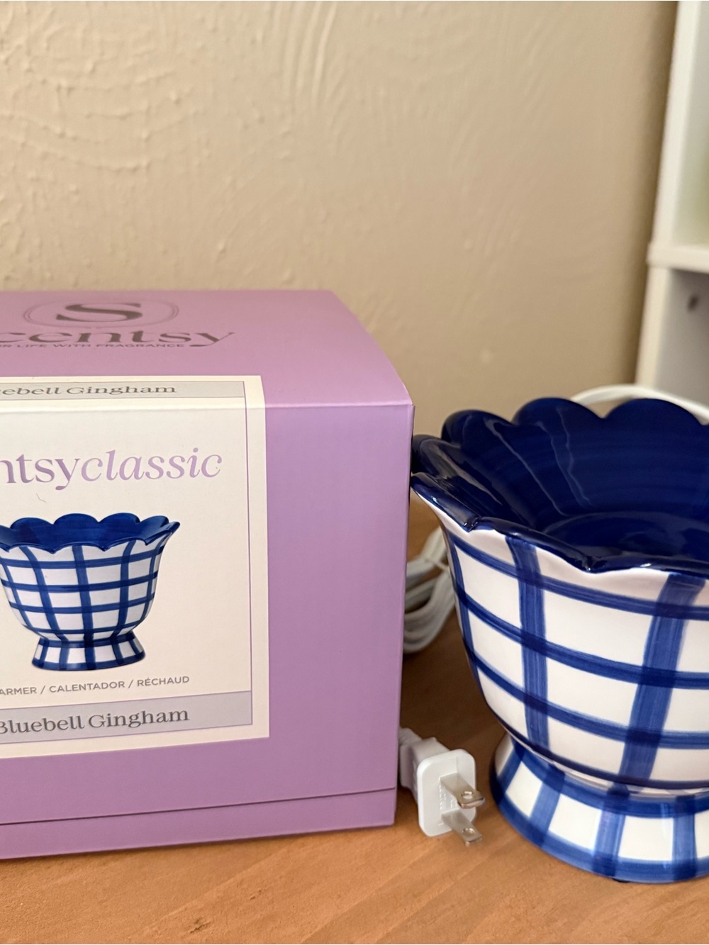 Scentsy Bluebell Gingham Ceramic Warmer - Blue & White